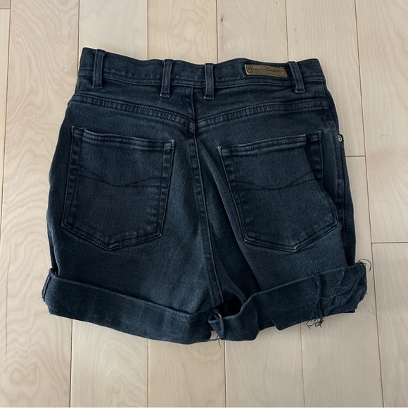 Gloria Vanderbilt Black Denim Cuffed Jeans - Picture 2 of 6